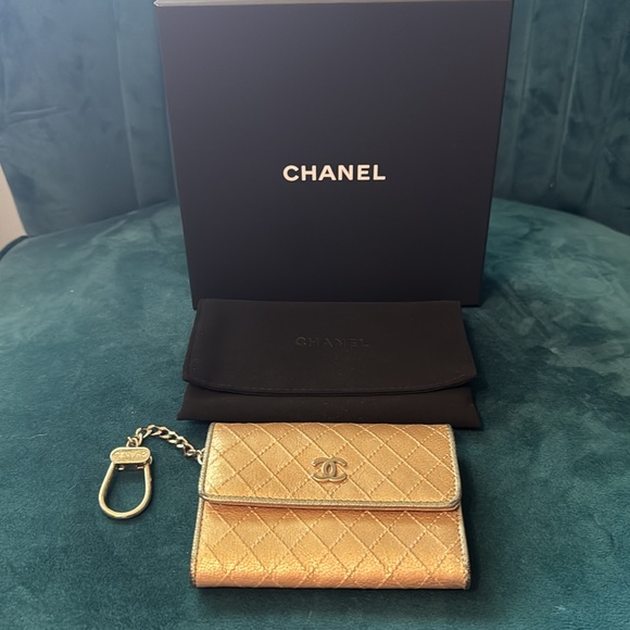 Chanel Small Wallet - EUC - Picture 8 of 10